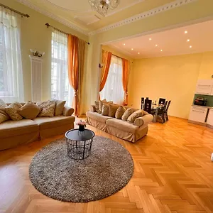 Jurincom Sadova Apartment